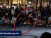 Artista de rua de Cingapura ‘atordoado como um vegetal’ depois de assistir à apresentação do ex-PM Lee