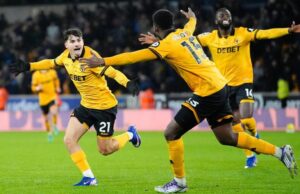 Lobos atingidos pelo rebaixamento causam grande reviravolta na EPL