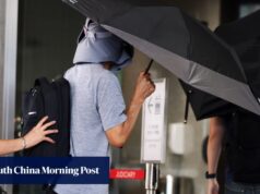 Um pai fugitivo de Hong Kong foi preso por tentar sacar sua apólice de seguro.