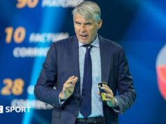 VAR tornou-se “muito microscópico”, diz chefe dos árbitros da UEFA