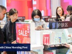 Os compradores chineses são os que mais gastam nos aeroportos da Ásia, mostra o estudo.