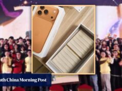 Chinês ganha iPhone em festa da empresa, mas encontra azulejos dentro da caixa e exige desculpas