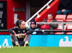 Superliga Feminina: Sonia Boompaster, do Chelsea, pede mudança nas regras sobre tratamento de goleiros