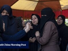 Autoridades palestinas dizem que 11 pessoas foram mortas em ataques aéreos israelenses em Gaza.