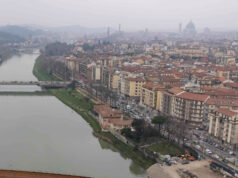 Uma nova ponte sobre o Arno à medida que avançam as expansões dos bondes