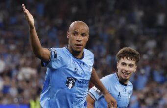 Concentre-se no futebol, não em conversa fiada, alerta Sydney Wanderers