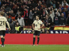 16 notas: 15 reprovadas e uma “não avaliada”