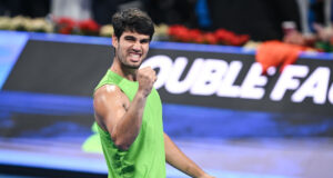 Carlos Alcaraz venceu com masterclass de 50 minutos em Doha