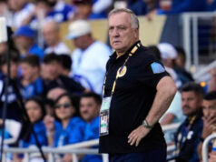 Advocaat deixa de ser treinador de Curaçao