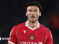 Kiefer Moore: Atacante almeja promoção no Wrexham e dobradinha na Copa do Mundo do País de Gales