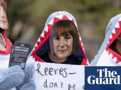 NUS insta ‘agiota’ Reeves a cancelar mudanças no pagamento de dívidas estudantis | Financiamento estudantil