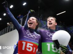 Matt Weston e Tabitha Stocker ganham sensacional ouro de esqueleto por equipe mista nos Jogos Olímpicos de Inverno