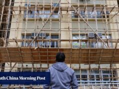 Trabalhadores de Hong Kong interromperam os reparos nas fachadas após o incêndio mortal em Tai Po.