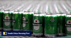 Budweiser e Heineken enfrentam fortunas opostas na China, já que os apostadores preferem o conforto doméstico.
