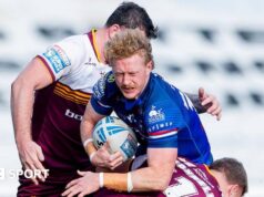 Super League: Huddersfield Giants 16-18 Wakefield – Lachlan Walmsley ajuda Trinity a ganhar pontos.