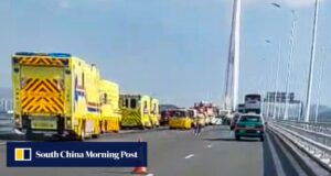Motorista de ônibus de Hong Kong acusado de colidir deliberadamente com ponte recebe fiança