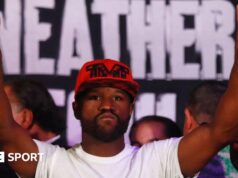 Floyd Mayweather encerrou a aposentadoria para retornar ao boxe profissional.