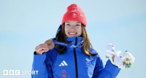 Jogos Olímpicos de Inverno de 2026: Zoe Atkin ganha bronze no halfpipe pela quinta medalha do Time GB.