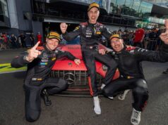 Mercedes conquista vitória nas 12 Horas de Bathurst de forma dramática