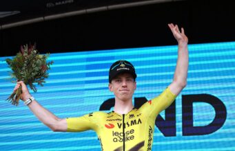 ‘Achei que a linha de chegada estava 100 metros mais perto’ – Matthew Brennan fica em segundo lugar na Cadel Evans Great Ocean Road Race após acidentalmente largar cedo.