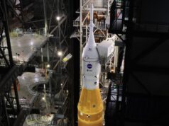 O foguete lunar Artemis 2 da NASA retorna ao hangar para reparos. Quando pode voar?