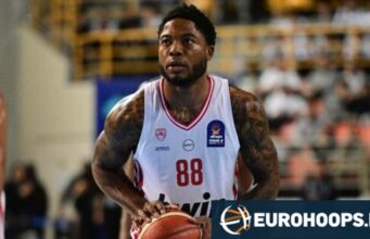 Olympiakos nas semifinais da Copa da Grécia, Tyrik Jones se machucou.