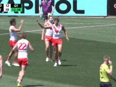 Curnow marcou o primeiro gol dos Swans com as cores da partida