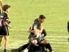 Messi caiu enquanto torcedores entravam em campo