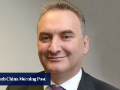 O principal funcionário público da Grã-Bretanha renuncia enquanto o primeiro-ministro Stormer tenta acalmar a tempestade de Epstein