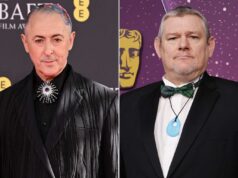 Alan Cumming pede desculpas pelos gritos do defensor da síndrome de Tourette durante a premiação BAFTA
