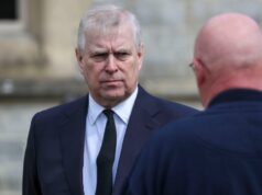 O príncipe Andrew ainda está na linha de sucessão depois de ser preso por má conduta?