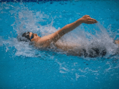 Collin Holgerson bate recorde independente de HS nos 100 nado costas