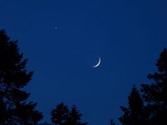 Observe a fina lua crescente brilhar com Saturno após o pôr do sol em 19 de fevereiro