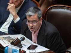 Germaine Martinez criticou os deputados “duas caras” que apoiam as reformas laborais.