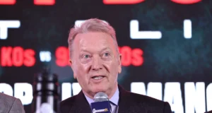 O perturbado Frank Warren lançou dúvidas sobre o ‘investimento’ do TKO em Conor Bain.