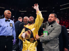 Gary Antoine Russell fez sua primeira defesa na vitória sobre Andy Hiraoka.