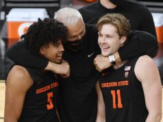 A Oregon State University se separou do técnico de basquete Wayne Tinkle.