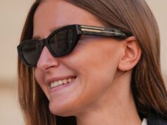 Eu odeio base, então uso esse hidratante colorido para esconder minha pele