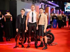 Alexander Skarsgård e Harry Leighton explicam cena de sexo gay no banco de trás