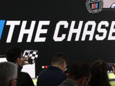 Os fãs da NASCAR elogiam Mark Martin e Dale Earnhardt Jr. pelo formato da Saving Cup Series.