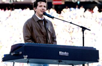 Charlie Puth espera homenagear Whitney Houston com hino do Super Bowl