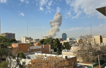 Os Estados Unidos e o Irão lançam “grandes operações de combate” contra o Irão