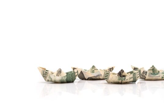 A economia fundadora pode nadar na inundação da IA?