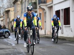 Giro di Sardegna: Dušan Rajović vence a etapa 3 em uma bicicleta full sprint.