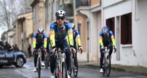 Giro di Sardegna: Dušan Rajović vence a etapa 3 em uma bicicleta full sprint.