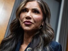 Piloto demitido por esquecer o cobertor de Kristi Noem no avião: relatório