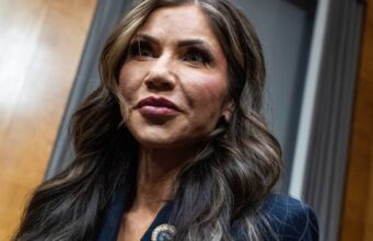 Piloto demitido por esquecer o cobertor de Kristi Noem no avião: relatório