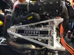 Ferrari reclama, mas pode fazer o mesmo, assim como o Mercedes-Benz SPORTS El Intransigente