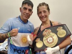 Aos 45 anos, ela venceu Worthington invicta em Detroit e é a campeã mundial interina de boxe da WBA.