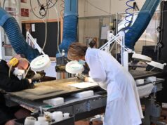 Portões de bronze de Florença de Donatelli Rede San Lorenzo após a restauração